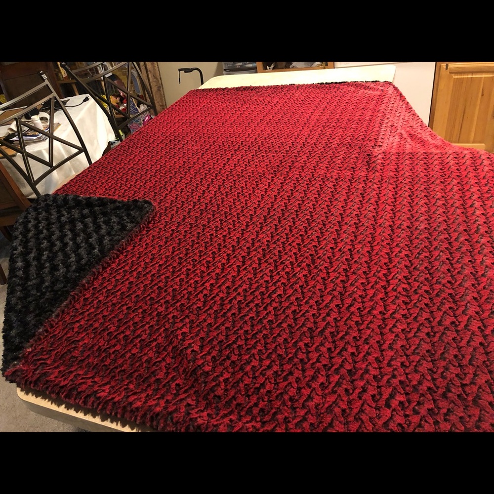 Fur, rosebud, hand made blanket